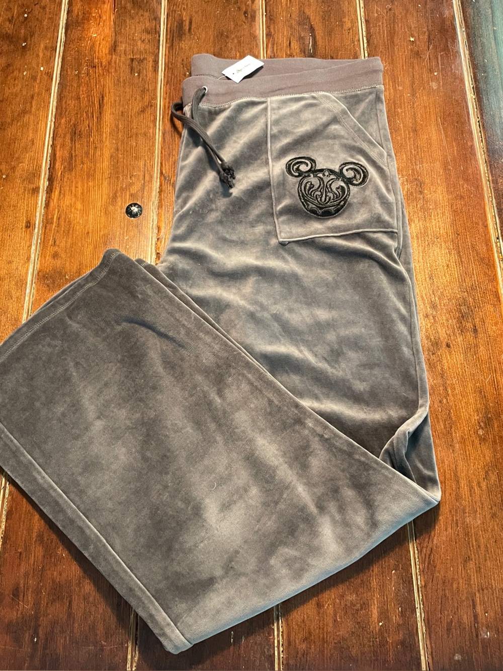 NWT! Disney parks Gray velour Mickey lounge pants, size XL, smoke free home